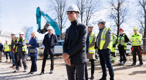 Narva kerkiv esimene uue formaadi Coopi kauplus sai täna nurgakivi ning saavutas täiskõrguse