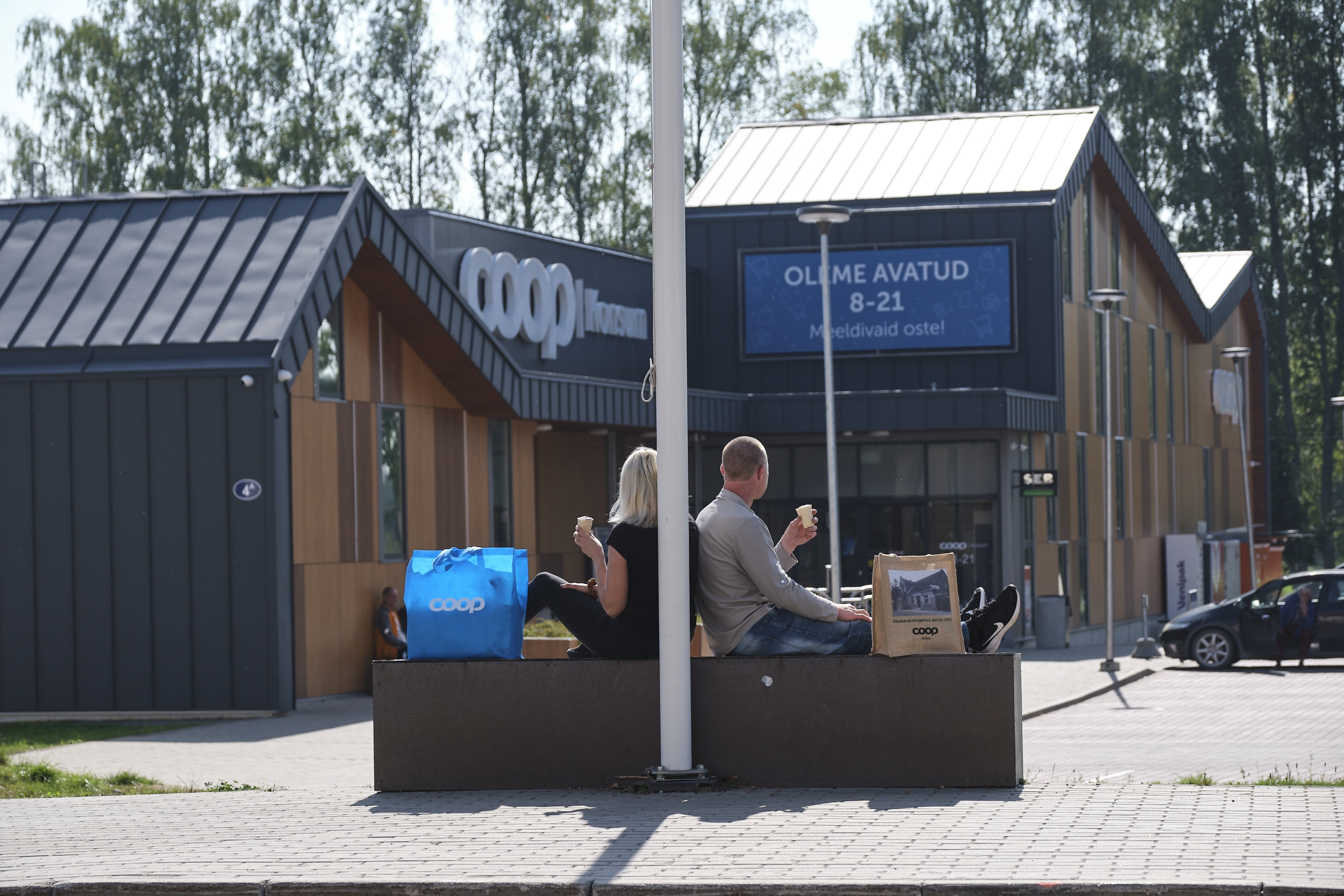 Kõik Coopi toidupoed on lahti kogu jaanipühade aja, üksnes osades kohtades mõnevõrra lühemalt kui tavapäraselt.