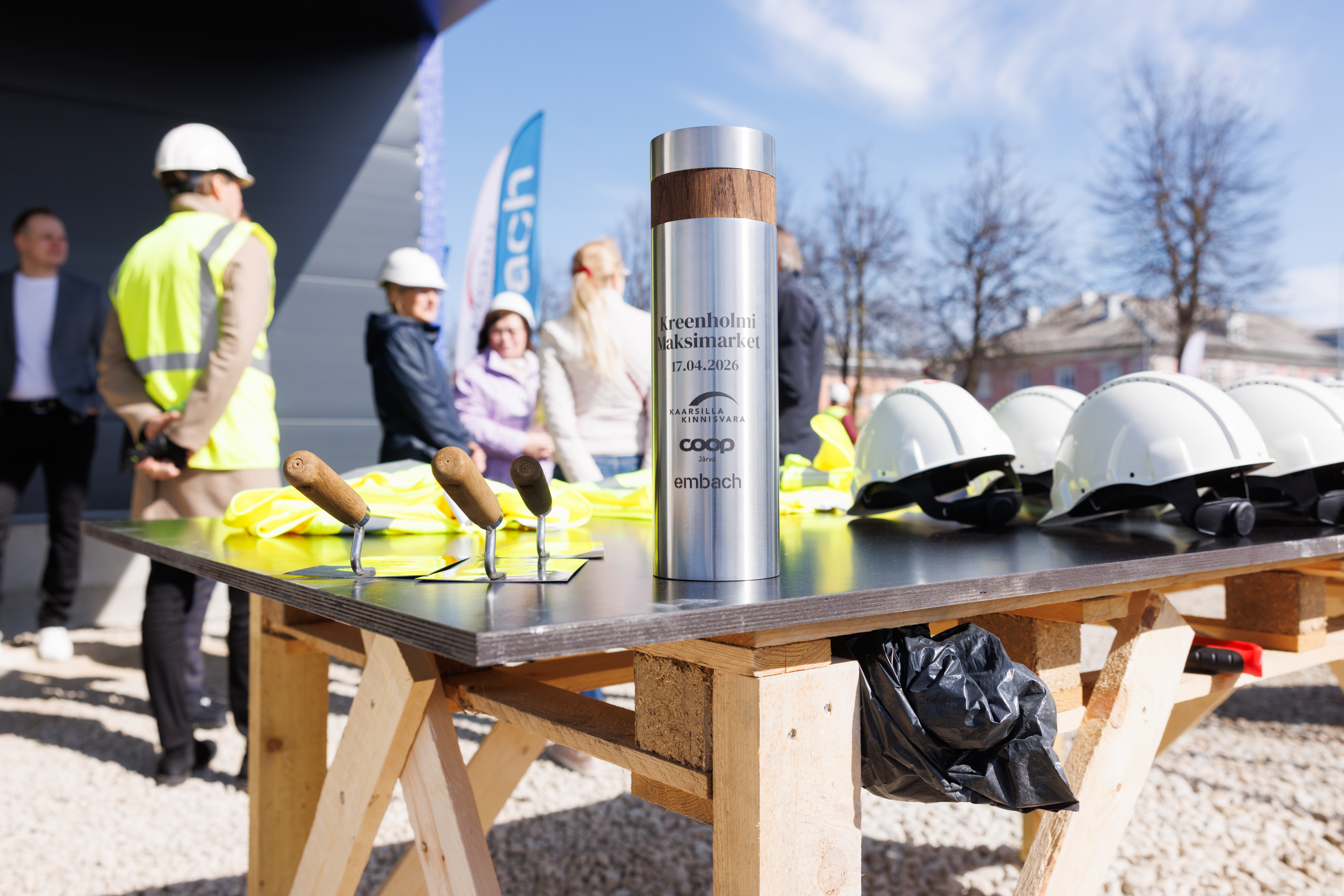 Täna pandi Kreenholmi Coop Maksimarket / Ehitusekeskuse nurgakivi ja peeti sarikapidu.