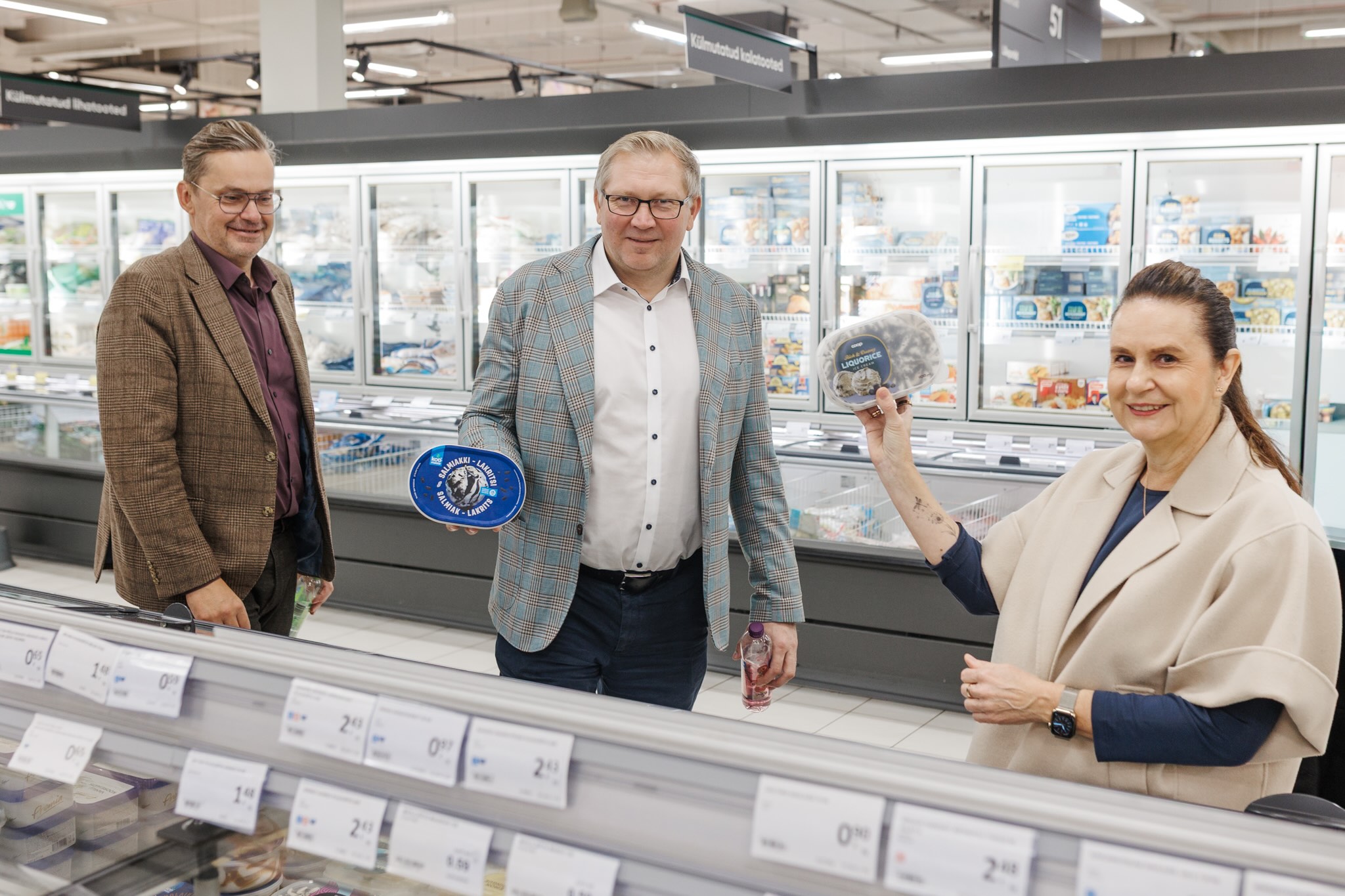 Kristiine Coop Peremarket. Kristiine keskuse omaniku esindaja Viljar Arakas, Coopi keskühistu juht Rainer Rohta ja Coop Harju juht Kadri Aguraiuja. Foto: Andrei Ozdoba