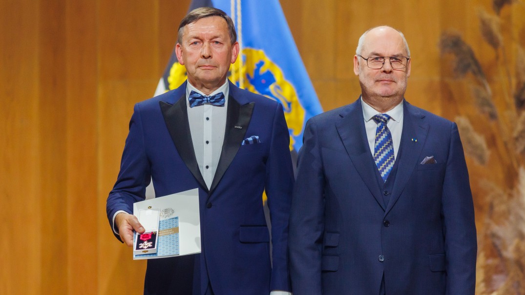 Coop Saaremaa esimees Kalle Koov koos president Alar Karisega. Foto: Arno Mikkor
