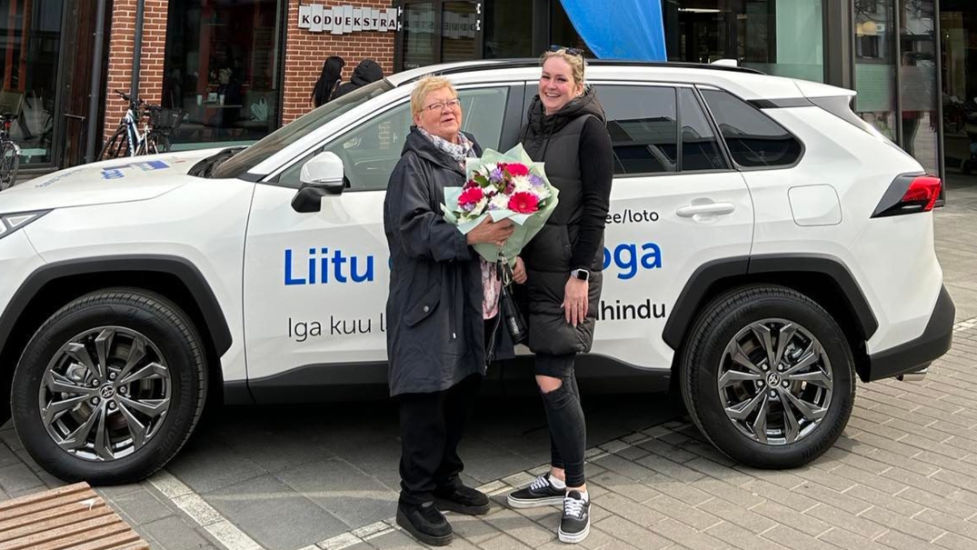 Raja Kester võitis Coop Loto peaauhinna Toyota RAV4 hübriid linnamaasturi