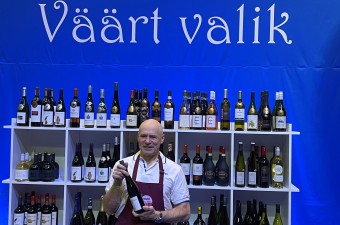 Coopi Väärt Valiku veinid on üle maailma välja valinud tuntud telenägu ja veinikoolitaja Kalev Vapper