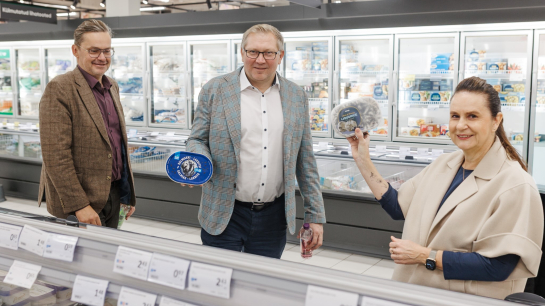 Kristiine Coop Peremarket. Kristiine keskuse omaniku esindaja Viljar Arakas, Coopi keskühistu juht Rainer Rohta ja Coop Harju juht Kadri Aguraiuja. Foto: Andrei Ozdoba Kristiine Coop Peremarket. Kristiine keskuse omaniku esindaja Viljar Arakas, Coopi keskühistu juht Rainer Rohta ja Coop Harju juht Kadri Aguraiuja. Foto: Andrei Ozdoba