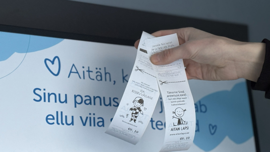 Coopi taaraautomaatides saab taararaha annetada nii lastele kui reservväelastele. Foto: Karolin Pruul