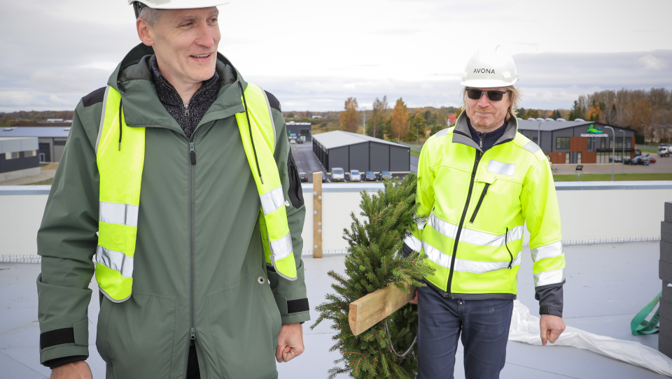 Pärnu Maksimarketi juures peeti uue aasta alguses avatava padelihalli sarikapidu