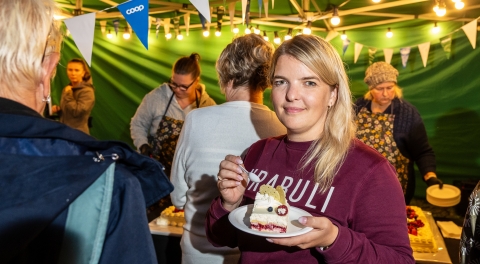 Kogukonna hing 2025: olen lausa sõnatu! Ida-Virumaal peetud simmanile tuli võitjat õnnitlema kogu küla