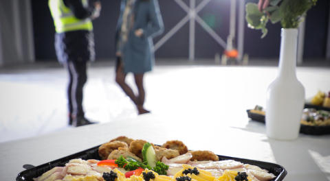 Pärnu Maksimarketi juures peeti uue aasta alguses avatava padelihalli sarikapidu