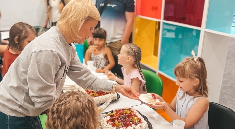 Kooliteed alustavad lapsed peol. Foto: Coop Eesti Keskühistu