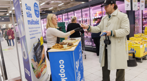 Coop avas ajaloo esimese hüpermarketi, tehes nimega kummarduse Prismale