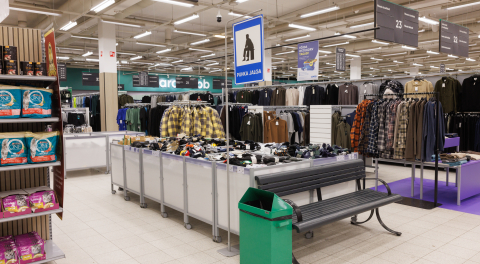 Coop avas ajaloo esimese hüpermarketi, tehes nimega kummarduse Prismale