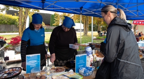 Coop Saaremaa avab heategevusliku õunakohviku, millega kogutakse raha kohalike vähihaigete raviks